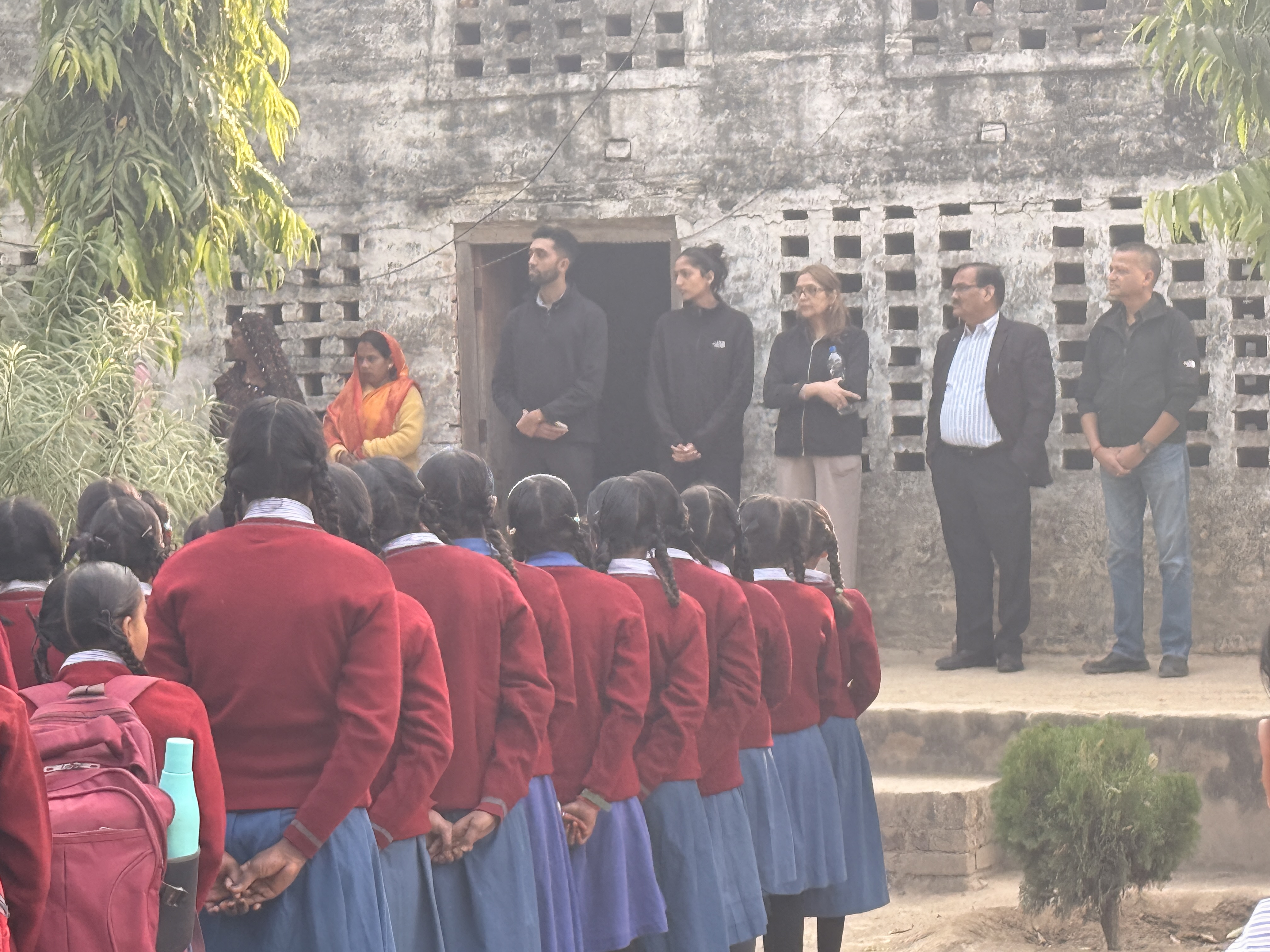 The Lezzgo Learning team addresses students before the day's workshops